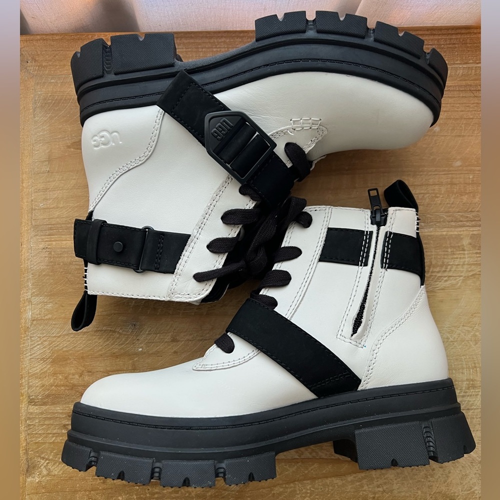 New UGG Ashton Lace Up In White Women’s Size 7 - Picture 9 of 14